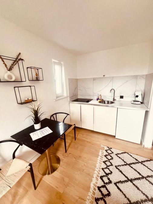 Ferienwohnung An Der Uniklinik Mit Eigener Kueche Und Renoviertem Badezimmer Χόμπουργκ Εξωτερικό φωτογραφία